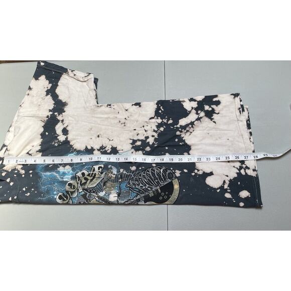 Fashion Nova Hardcore Black Bleached T shirt Size Large Graphic Print Snake - Picture 6 of 6